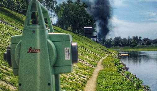 Geodetska podloga izrađuje se za građevine i zahvate u prostoru za koje se ne izrađuje geodetski projekt, a izrađuje se uklopom katastarskog plana na ortofoto kartu.
